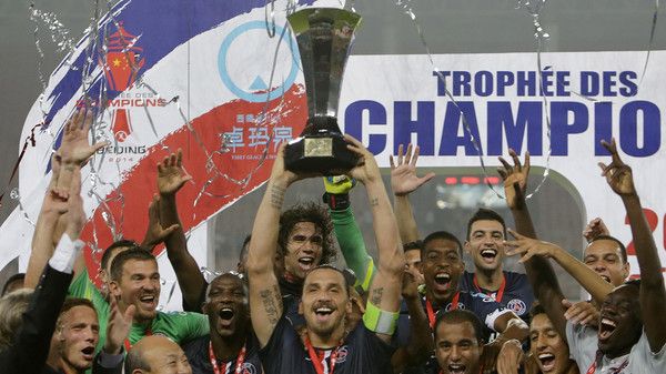 "ПСЖ" уверенно бьет "Лион" в матче за Суперкубок Франции